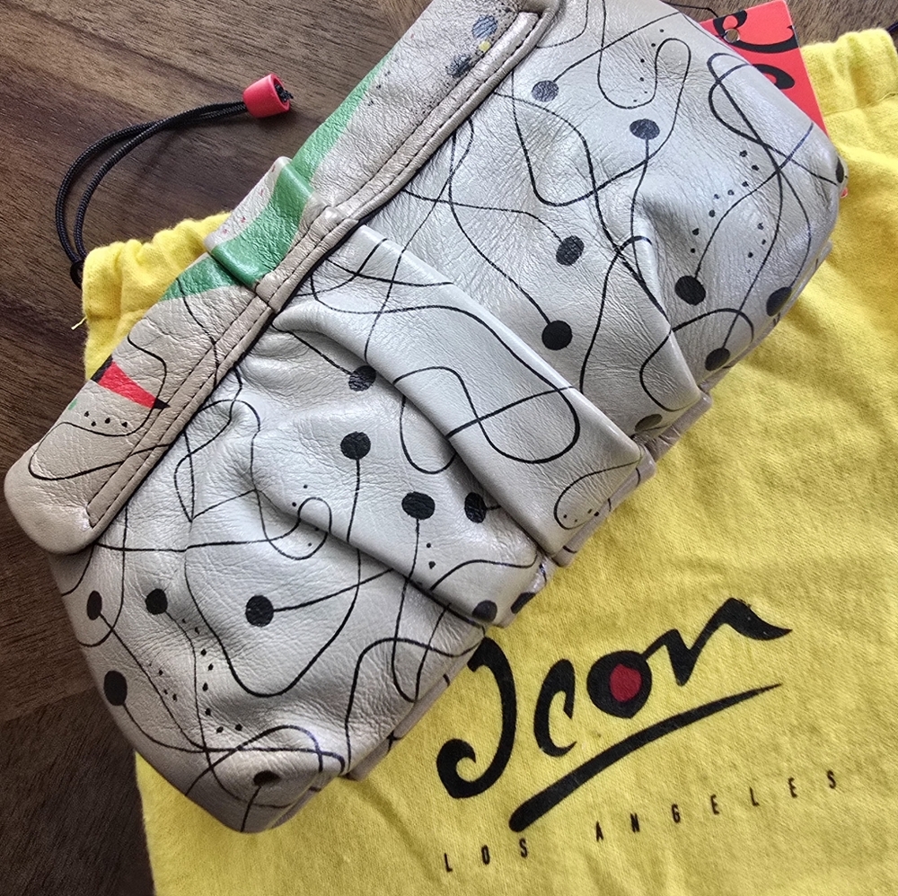 Joan Miro Icon Los Angeles Artistic Clutch - Picture 3 of 8